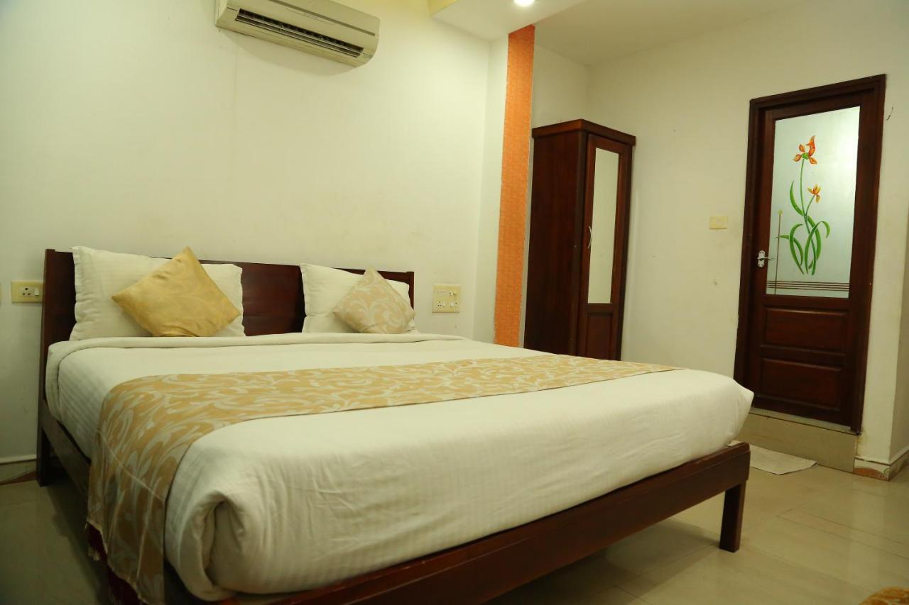 Malabar Plaza Inn Kochi Eksteriør billede